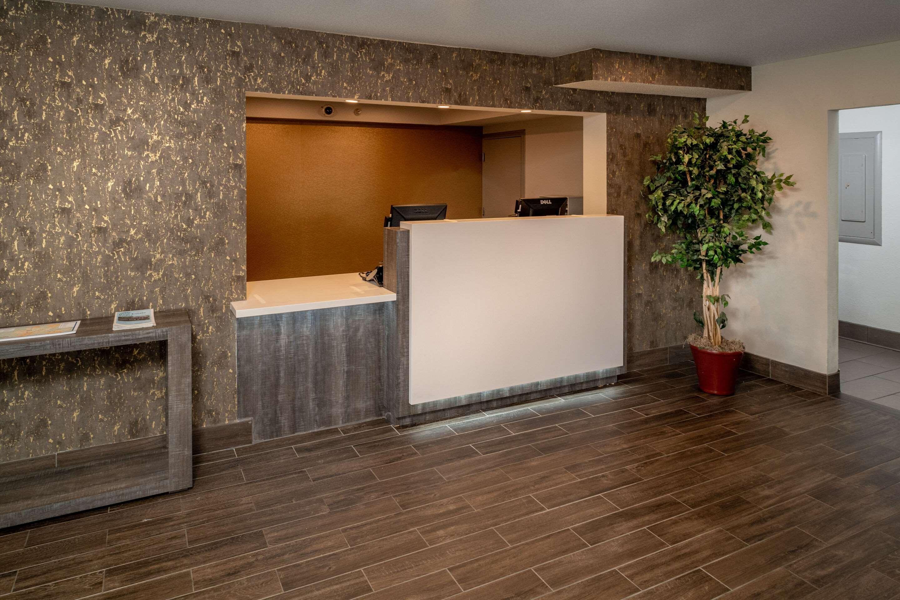 Hotel Clarion Pointe Beckley Exterior foto